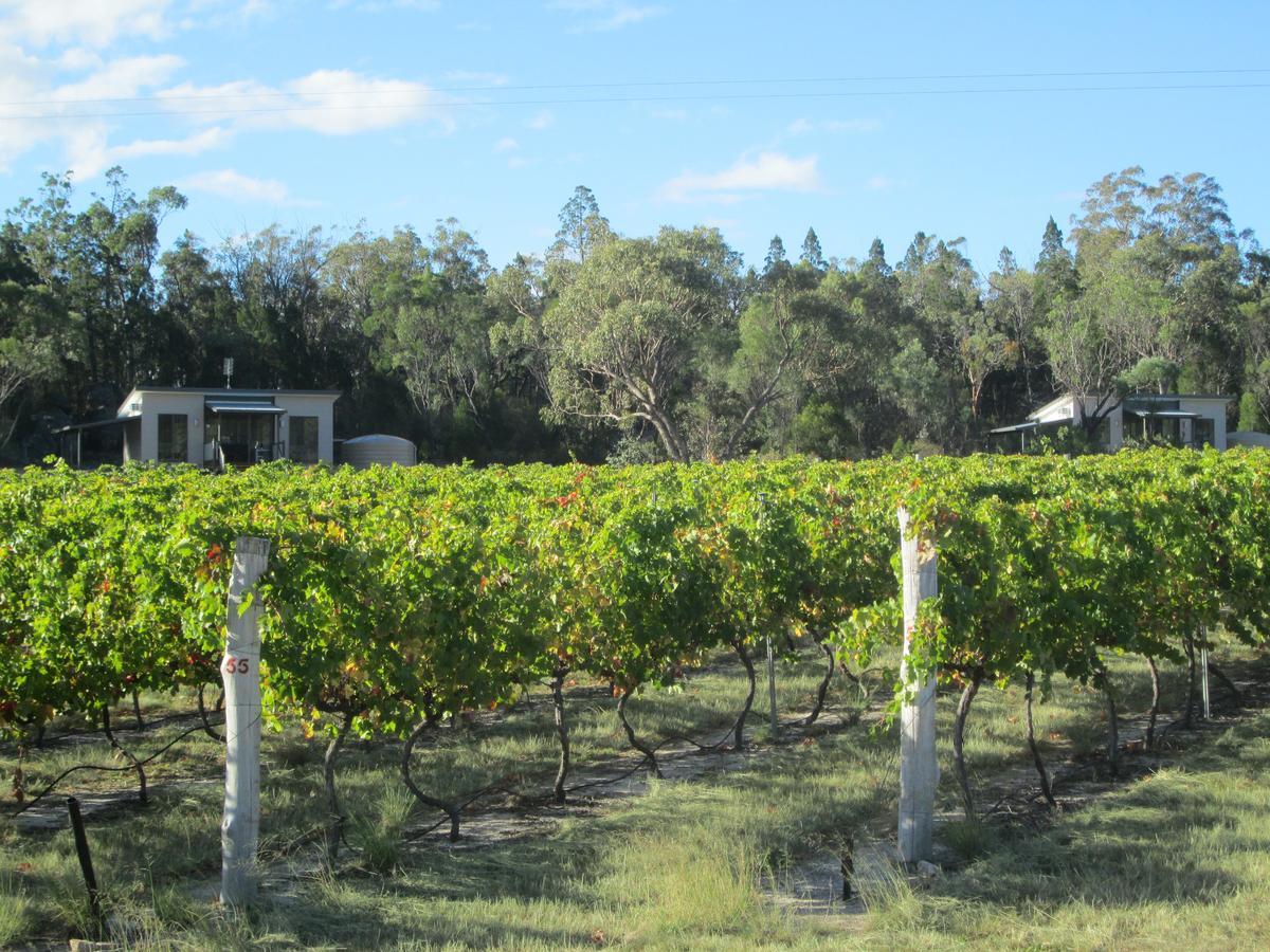 Just Red Wines Cabins Ballandean Εξωτερικό φωτογραφία